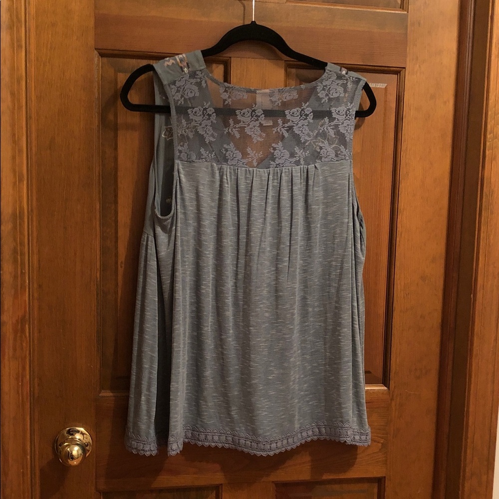 Knox Rose Dusty Blue Sleeveless Embroidered V-Neck Sleeveless Top - Picture 6 of 6